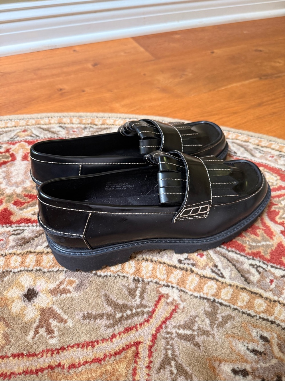 Kork’s Black Loafers